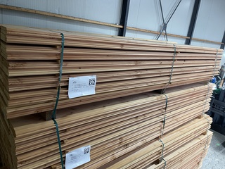 Ca. 72x Douglas wisselsponning/halfhoutsrabat, 18x190mm, lengte 400cm